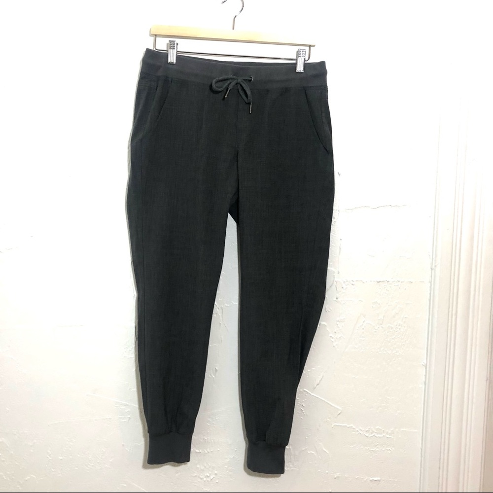 Athleta Work it Wool Blend Grey Lightweight Jogger Pants Sz 6 Hiking Athleisure